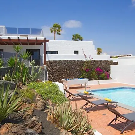 Modern Villa In Los Mojones 4 Bedrooms Large Heated Pool Villa Mojones Puerto Del Carmen Villa