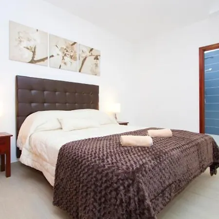 Modern Villa In Los Mojones 4 Bedrooms Large Heated Pool Villa Mojones Puerto Del Carmen Villa Tias