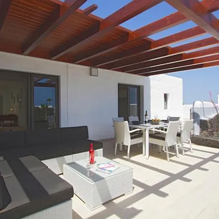 Villa Modern Villa In Los Mojones 4 Bedrooms Large Heated Pool Villa Mojones Puerto Del Carmen *