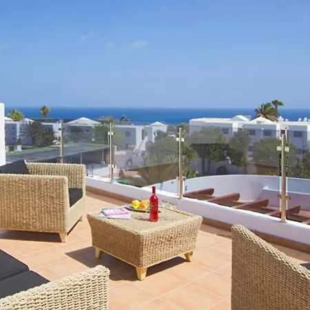 Modern Villa In Los Mojones 4 Bedrooms Large Heated Pool Villa Mojones Puerto Del Carmen Villa Tias