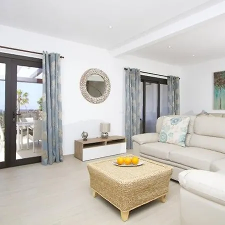 Villa Modern Villa In Los Mojones 4 Bedrooms Large Heated Pool Villa Mojones Puerto Del Carmen Tias