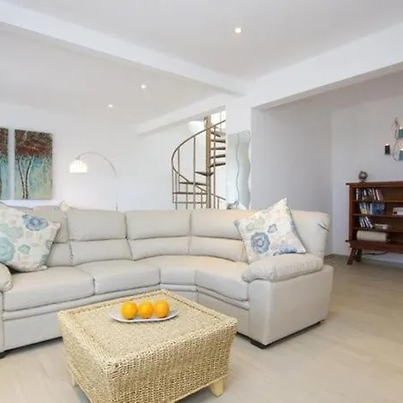 Villa Modern Villa In Los Mojones 4 Bedrooms Large Heated Pool Villa Mojones Puerto Del Carmen Tias
