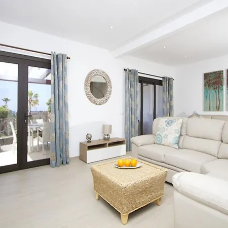 Villa Modern Villa In Los Mojones 4 Bedrooms Large Heated Pool Villa Mojones Puerto Del Carmen