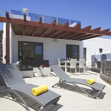 Modern Villa In Los Mojones 4 Bedrooms Large Heated Pool Villa Mojones Puerto Del Carmen * Tias