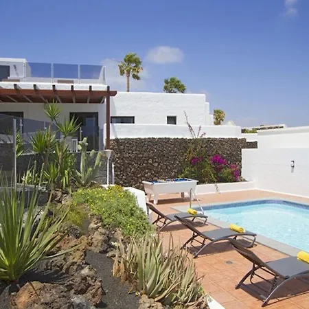 Villa Modern Villa In Los Mojones 4 Bedrooms Large Heated Pool Villa Mojones Puerto Del Carmen
